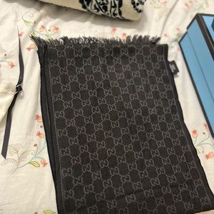 Gucci scarf